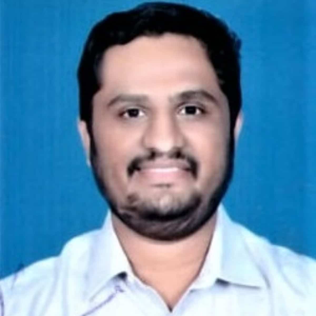 Sh. NILAY VAKIL